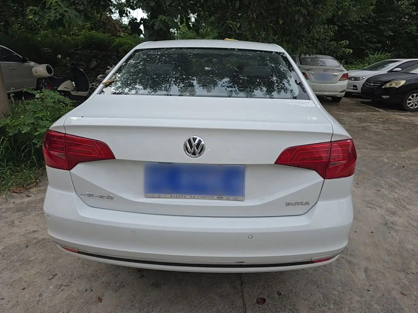 Volkswagen Bora 2017 1.6L Automatic Comfort Model — миниатюра 5