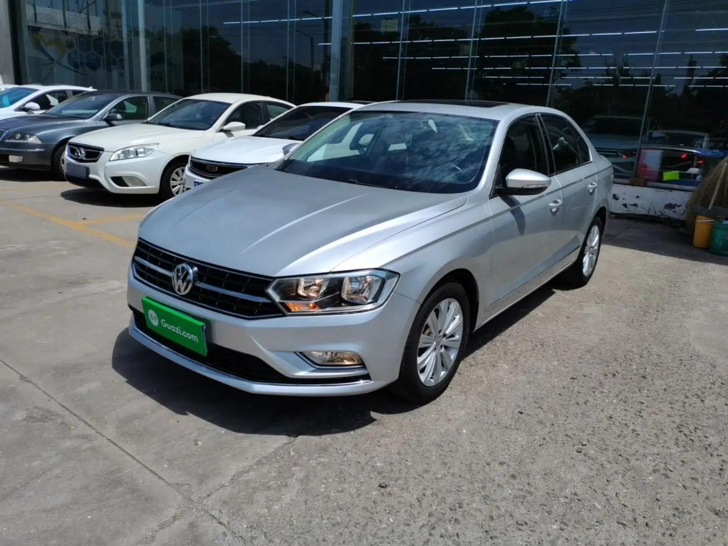 Volkswagen Bora 2016 1.6L Automatic Comfort Model — миниатюра 1