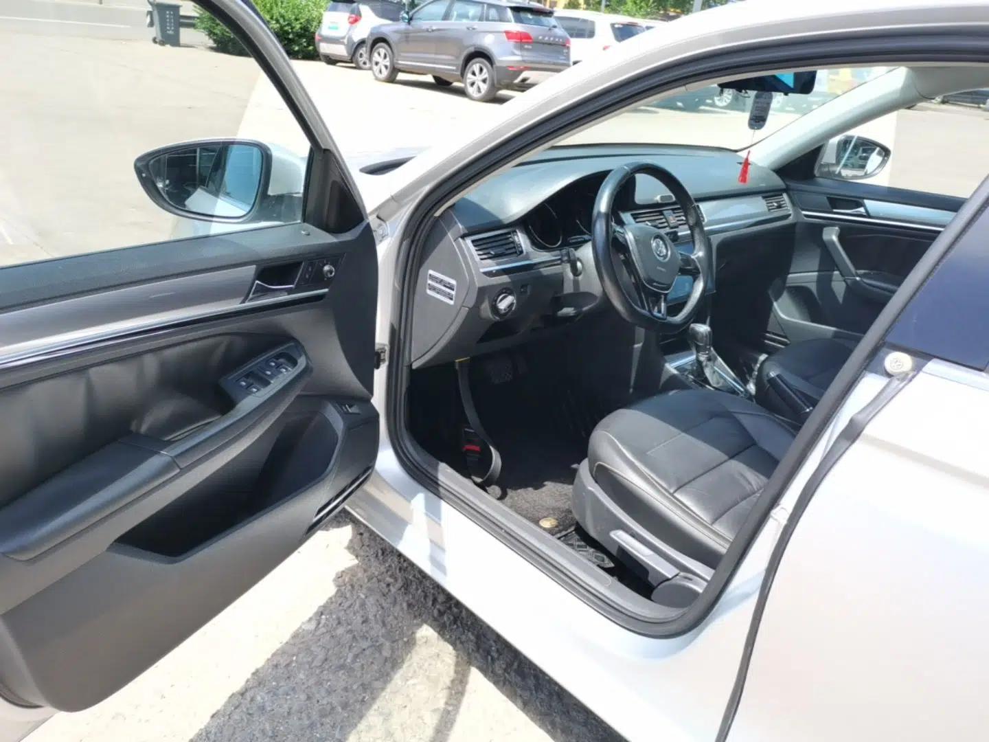 Volkswagen Bora 2016 1.6L Automatic Comfort Model — миниатюра 18