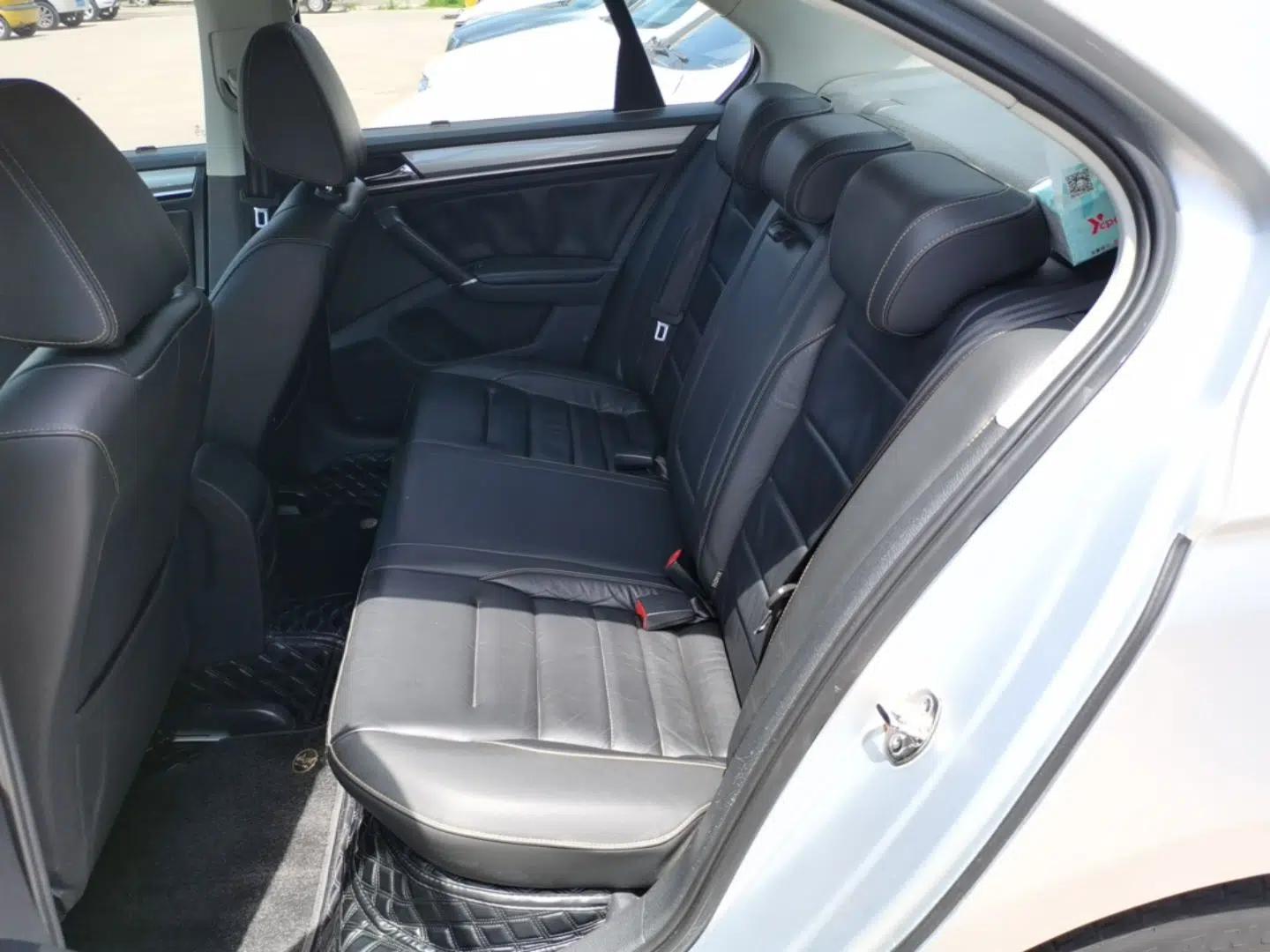 Volkswagen Bora 2016 1.6L Automatic Comfort Model — миниатюра 20