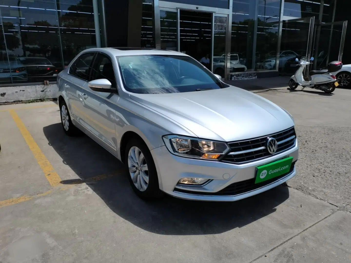 Volkswagen Bora 2016 1.6L Automatic Comfort Model — миниатюра 3