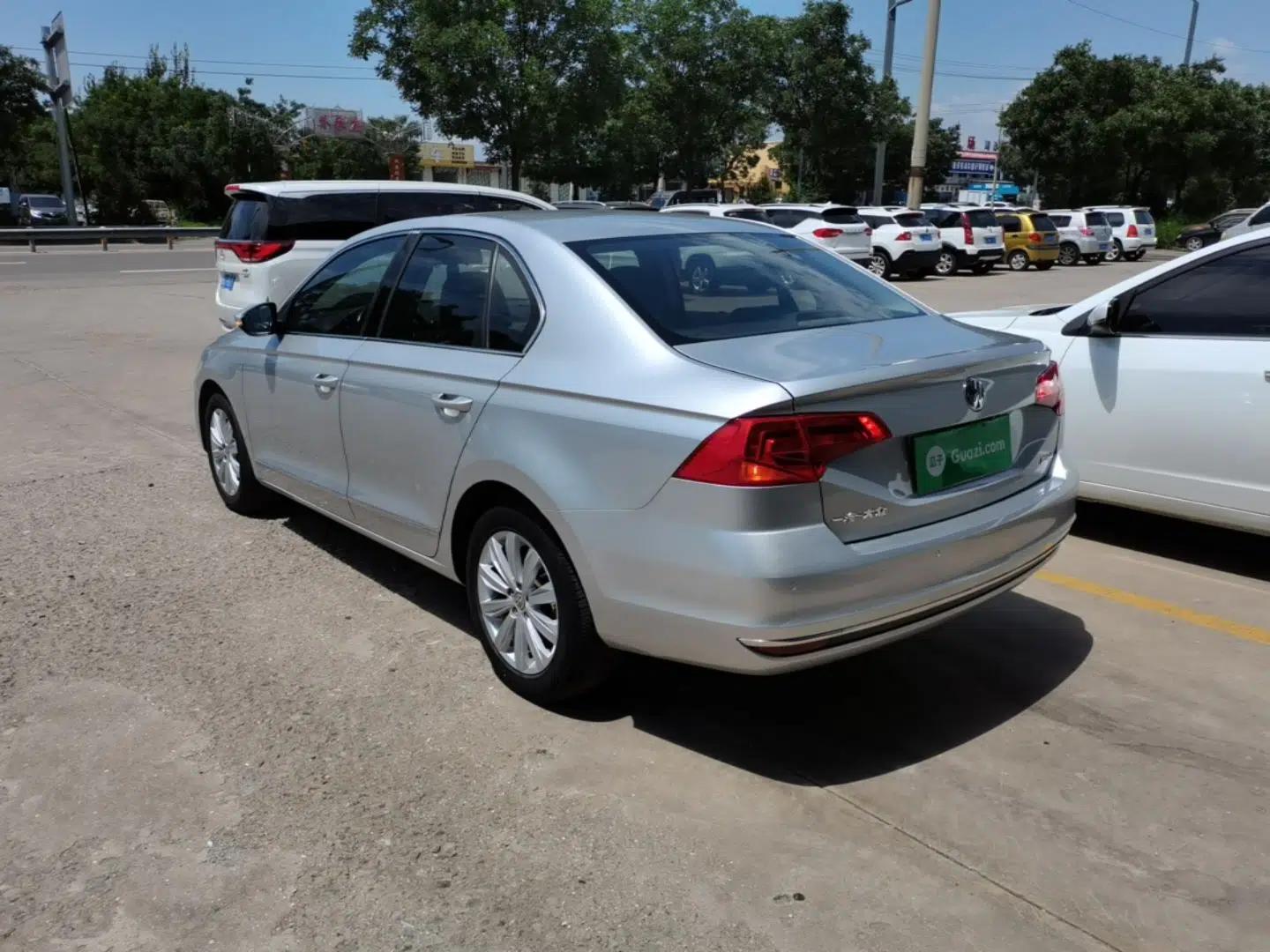 Volkswagen Bora 2016 1.6L Automatic Comfort Model — миниатюра 4