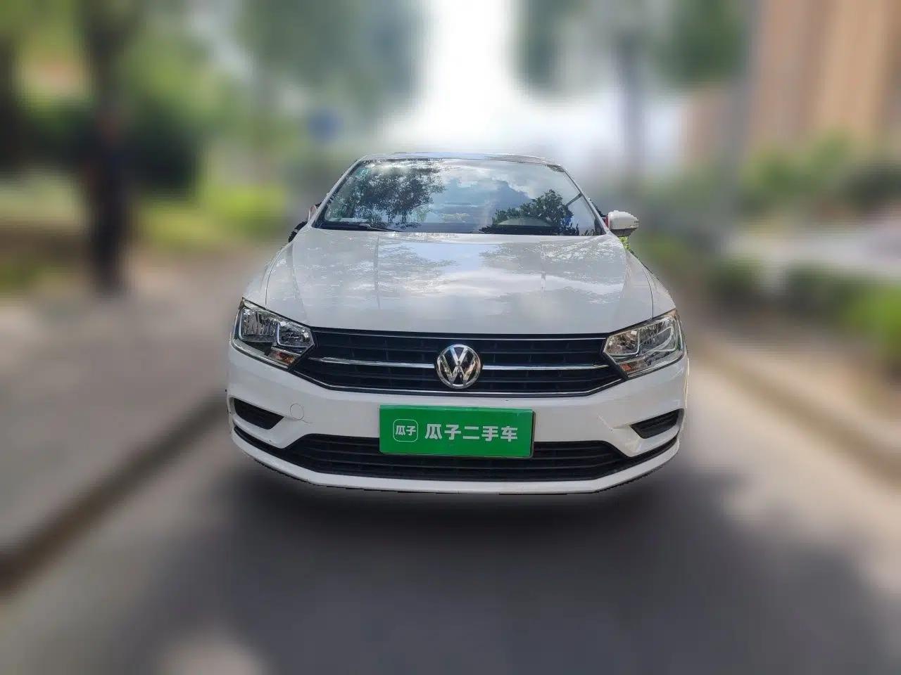 Volkswagen Bora 2017 1.6L Manual Fashion Model — миниатюра 2