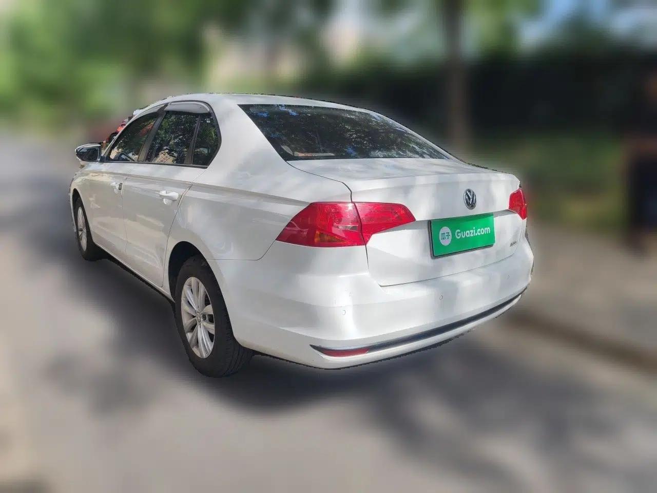 Volkswagen Bora 2017 1.6L Manual Fashion Model — миниатюра 4