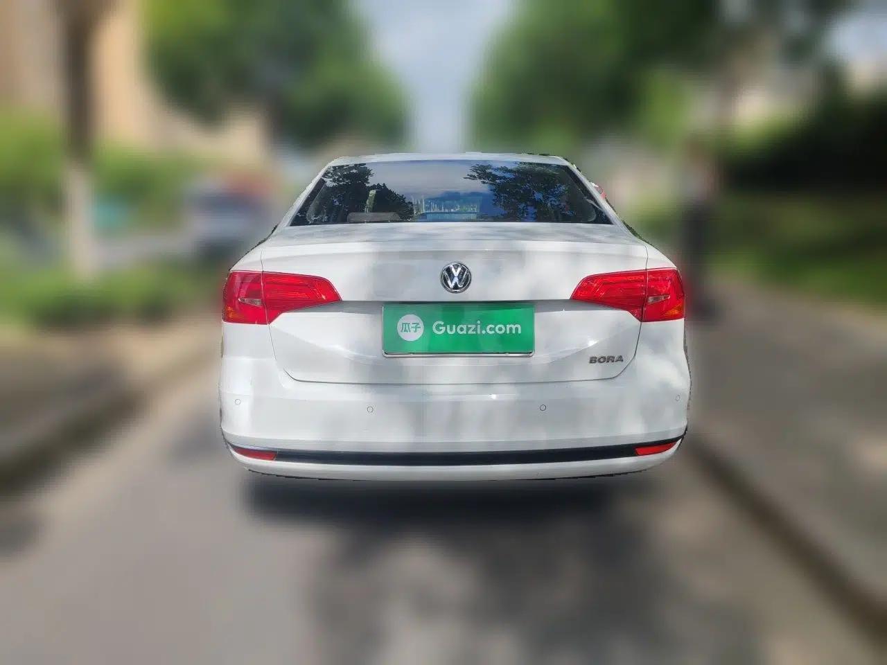 Volkswagen Bora 2017 1.6L Manual Fashion Model — миниатюра 5