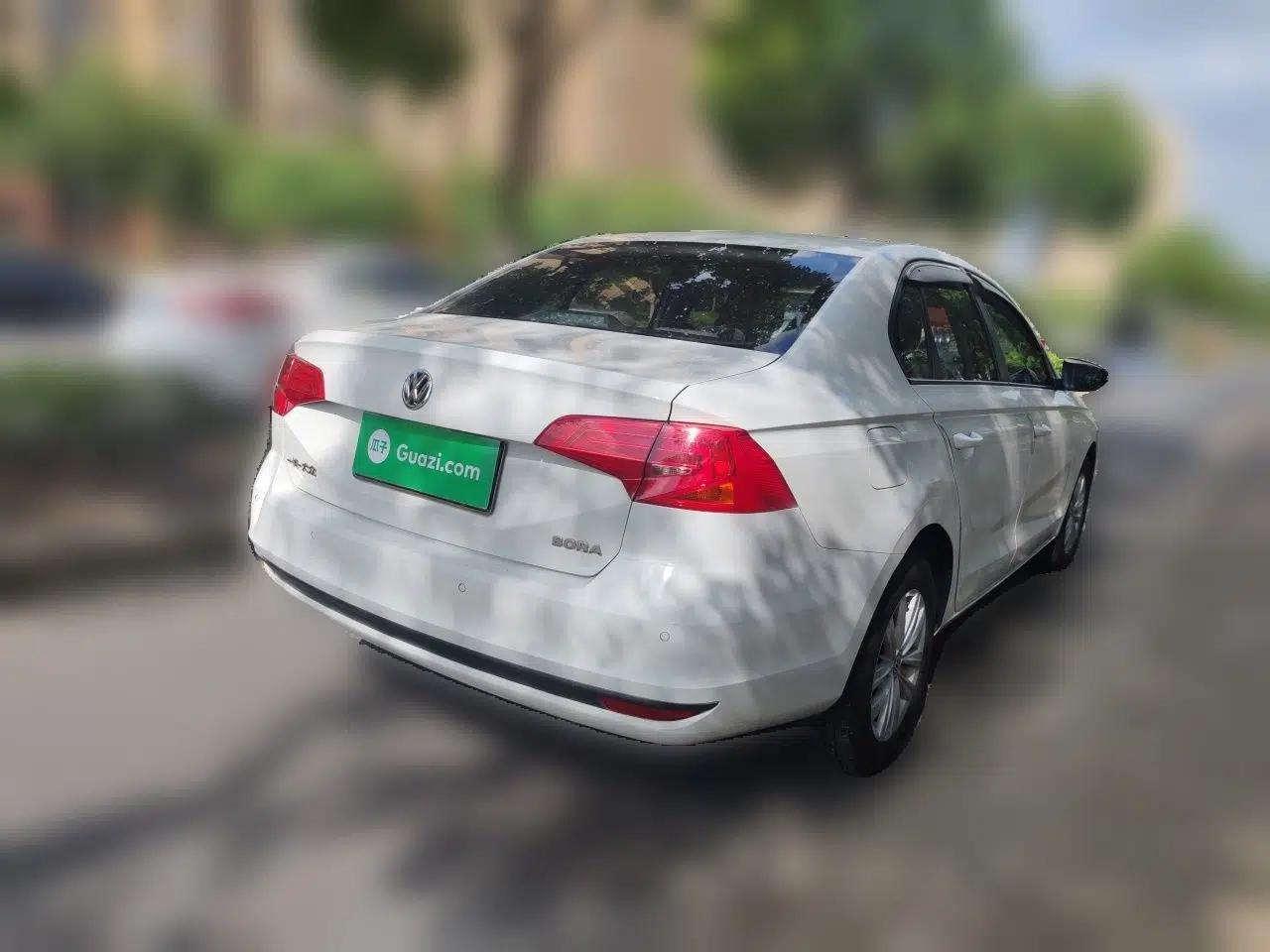 Volkswagen Bora 2017 1.6L Manual Fashion Model — миниатюра 6