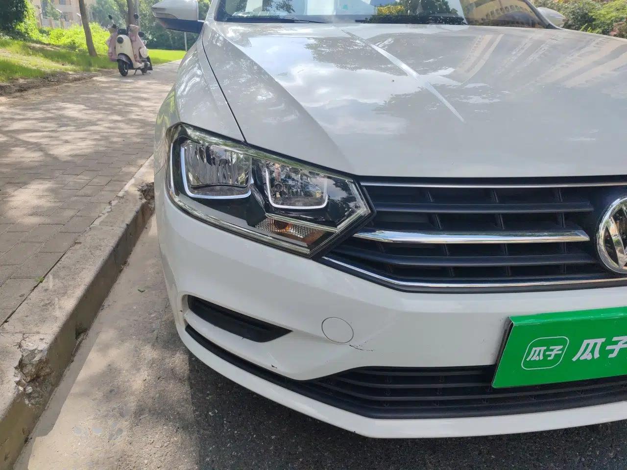 Volkswagen Bora 2017 1.6L Manual Fashion Model — миниатюра 7