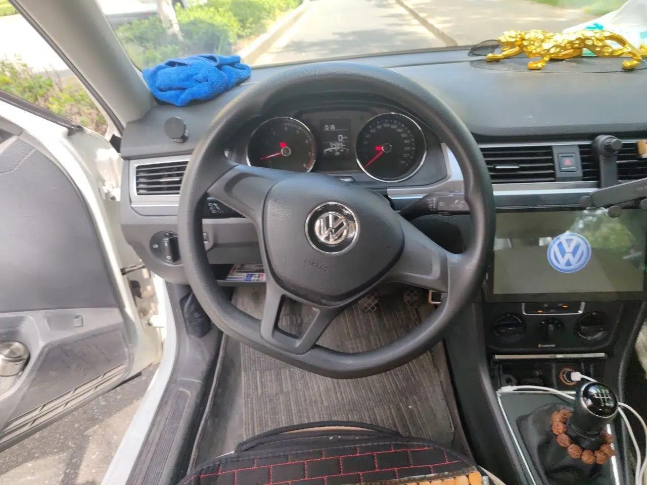 Volkswagen Bora 2017 1.6L Manual Fashion Model — миниатюра 10