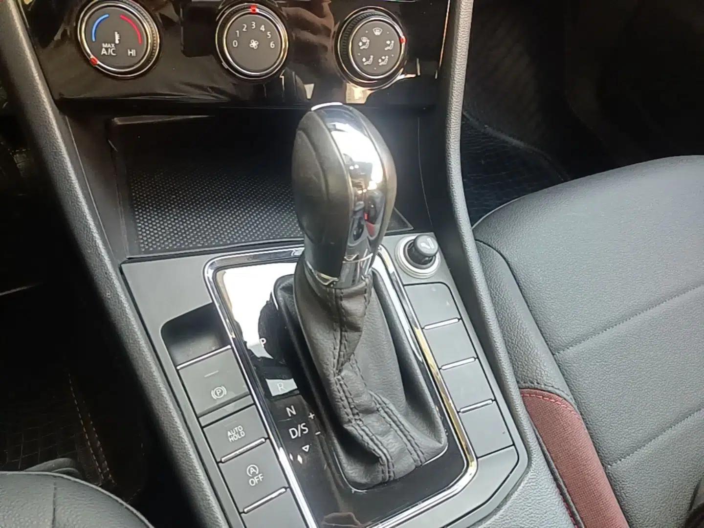 Volkswagen Bora 2021 1.5L Automatic Comfort Smart Connect Edition — миниатюра 16