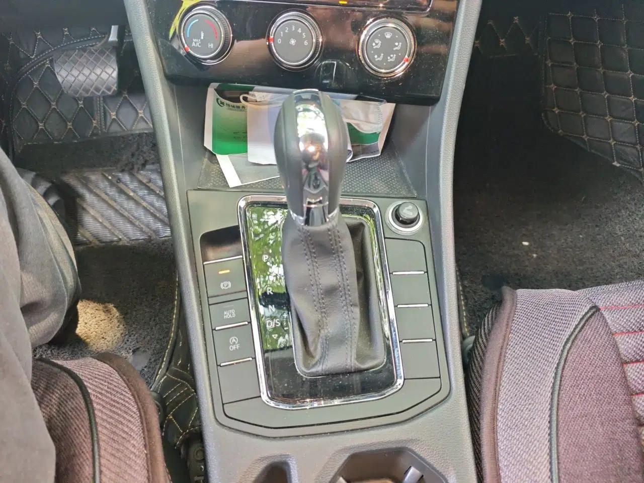 Volkswagen Bora 2020 1.5L Automatic Comfort Model — миниатюра 11