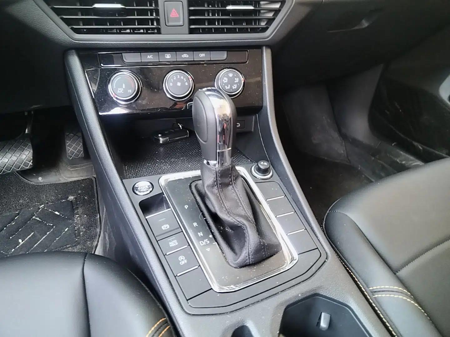 Volkswagen Bora 2025 200TSI DSG Enjoy Driving Navigation Edition — миниатюра 21