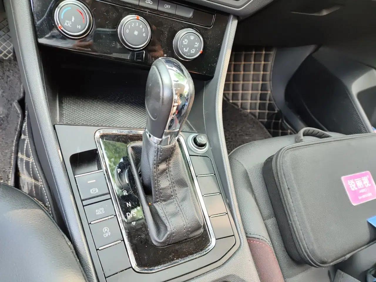 Volkswagen Bora 2020 1.5L Automatic Comfort Model — миниатюра 14