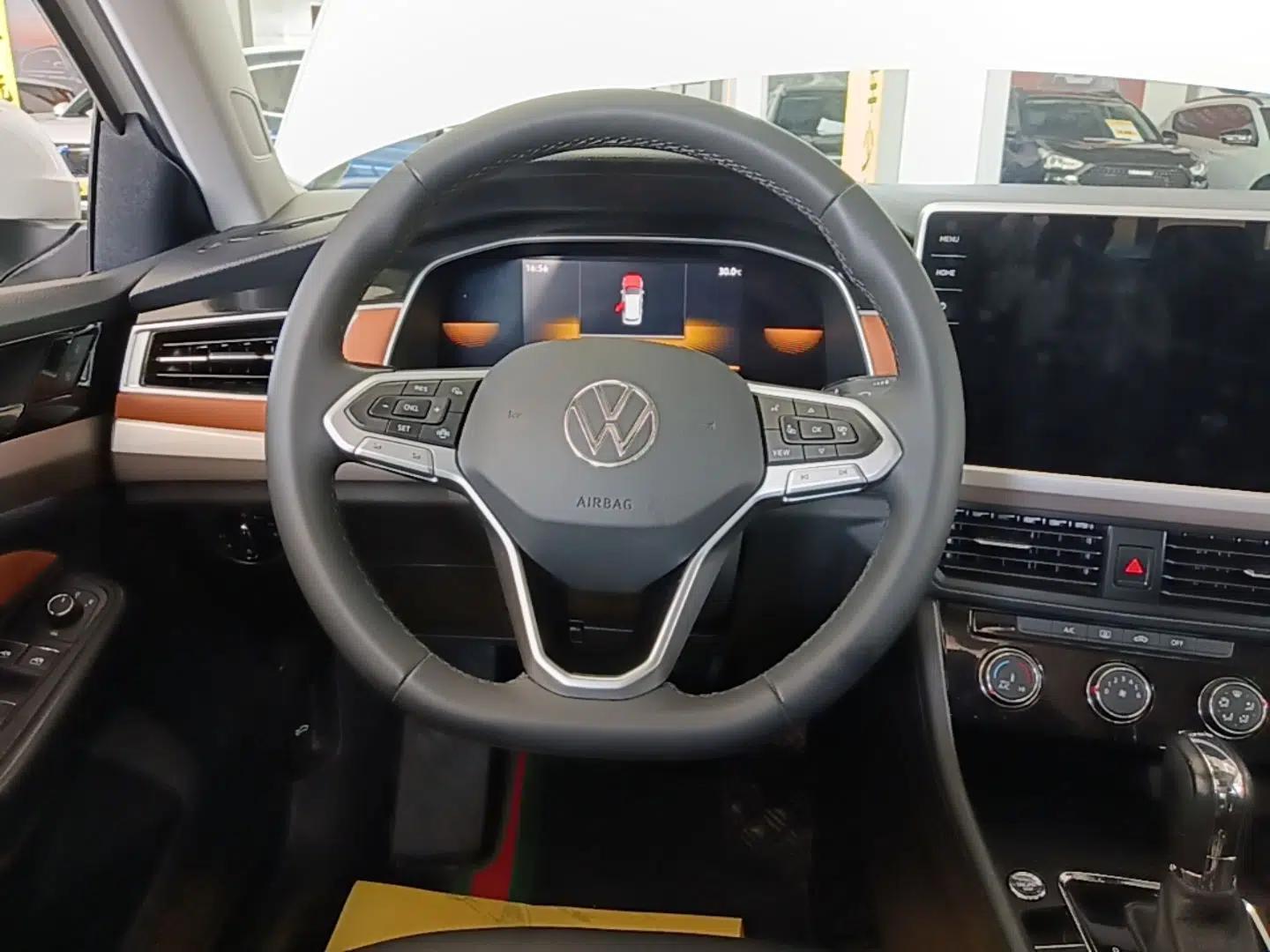 Volkswagen Bora 2023 200TSI DSG Enjoyment Edition — миниатюра 13
