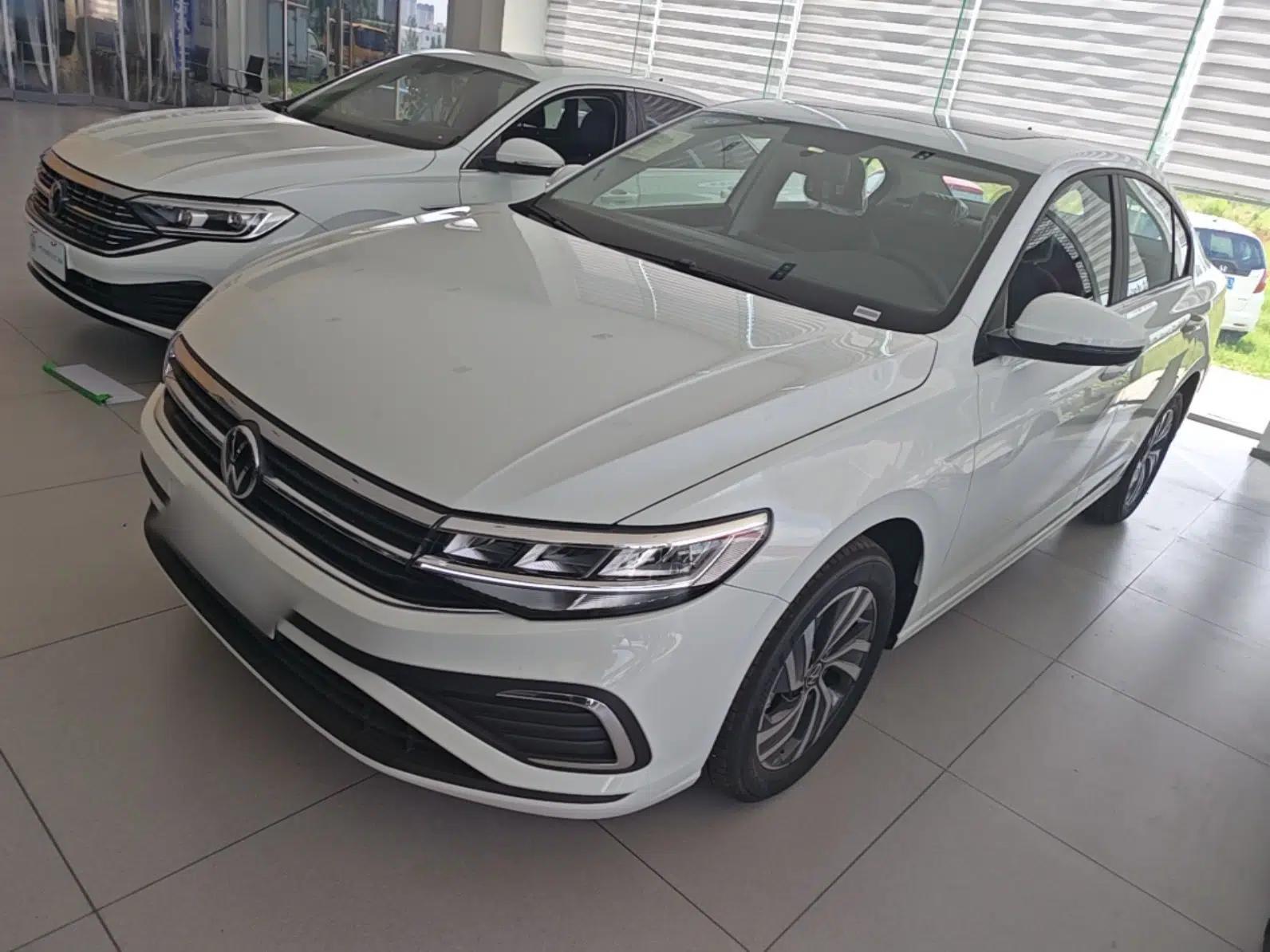Volkswagen Bora 2026 200TSI DSG Yuexing Navigation Edition — миниатюра 1
