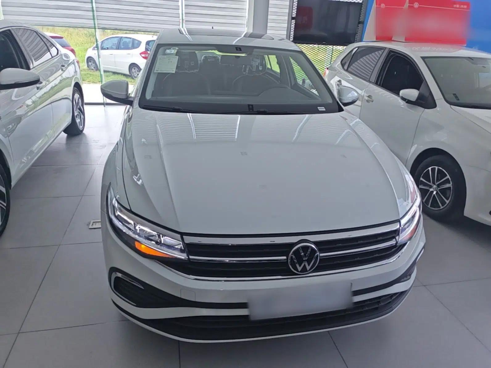 Volkswagen Bora 2026 200TSI DSG Yuexing Navigation Edition — миниатюра 2