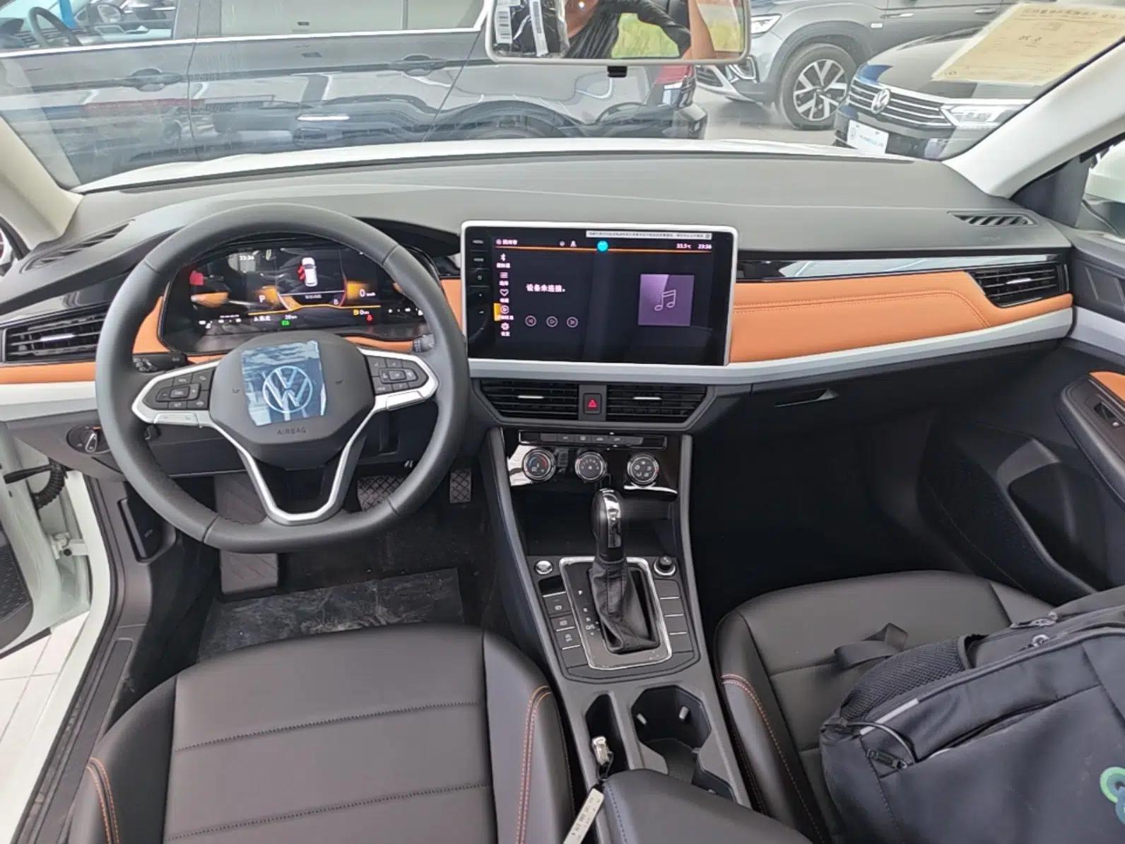 Volkswagen Bora 2026 200TSI DSG Yuexing Navigation Edition — миниатюра 12
