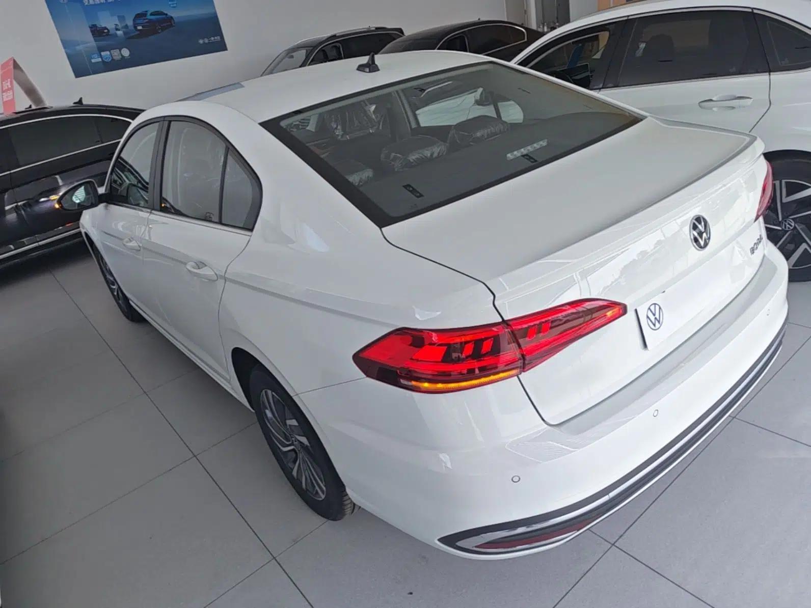 Volkswagen Bora 2026 200TSI DSG Yuexing Navigation Edition — миниатюра 4