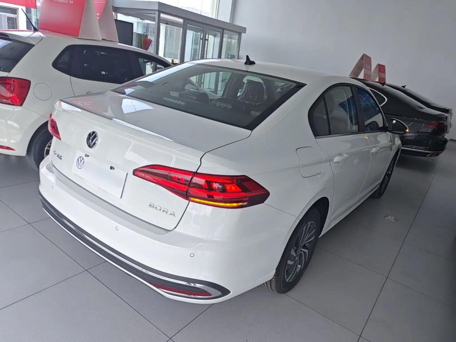 Volkswagen Bora 2026 200TSI DSG Yuexing Navigation Edition — миниатюра 6