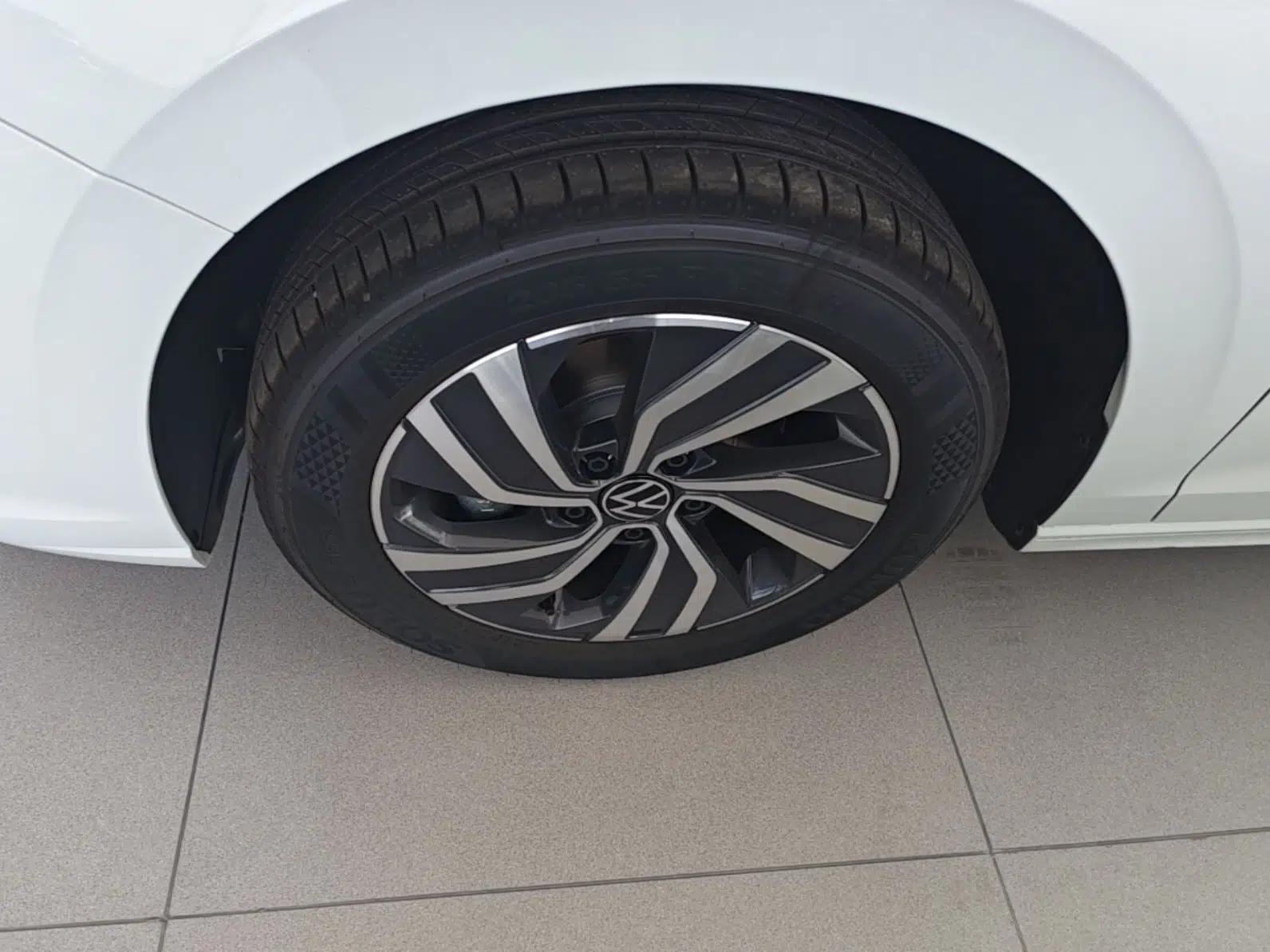 Volkswagen Bora 2026 200TSI DSG Yuexing Navigation Edition — миниатюра 10