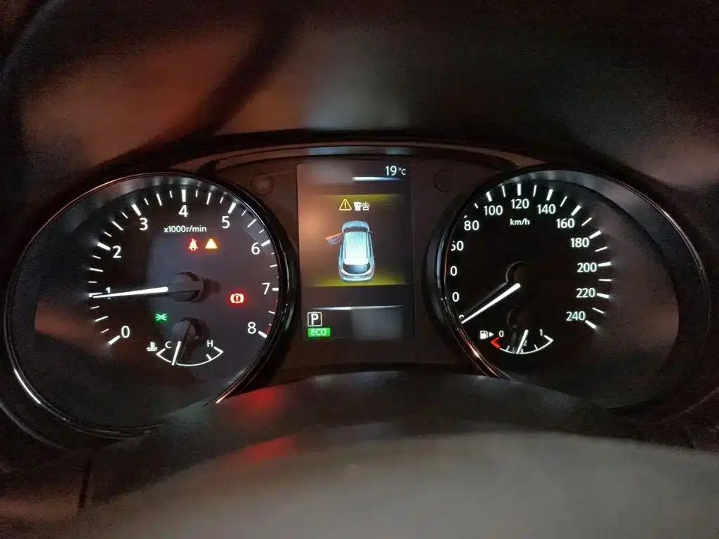 Nissan Qashqai 2017 2.0L CVT Luxury Edition (National V Emission Standard) — миниатюра 4