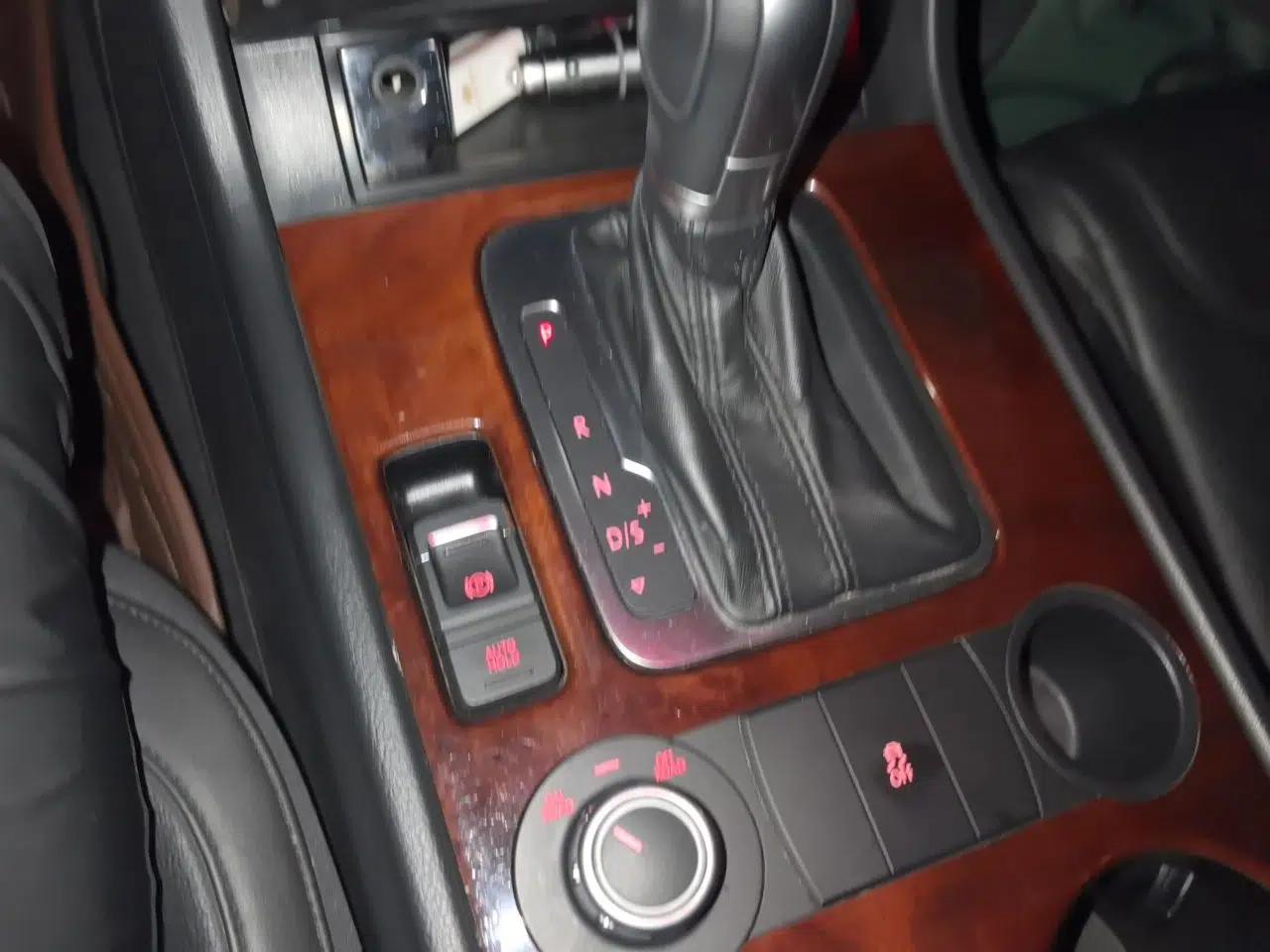 Volkswagen Touareg 2011 3.0 TSI Standard Version — миниатюра 14