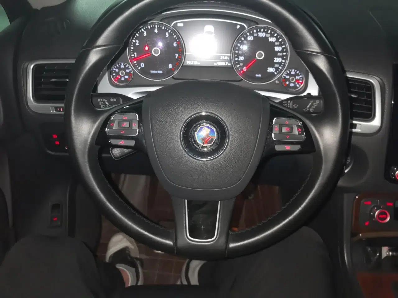 Volkswagen Touareg 2011 3.0 TSI Standard Version — миниатюра 10