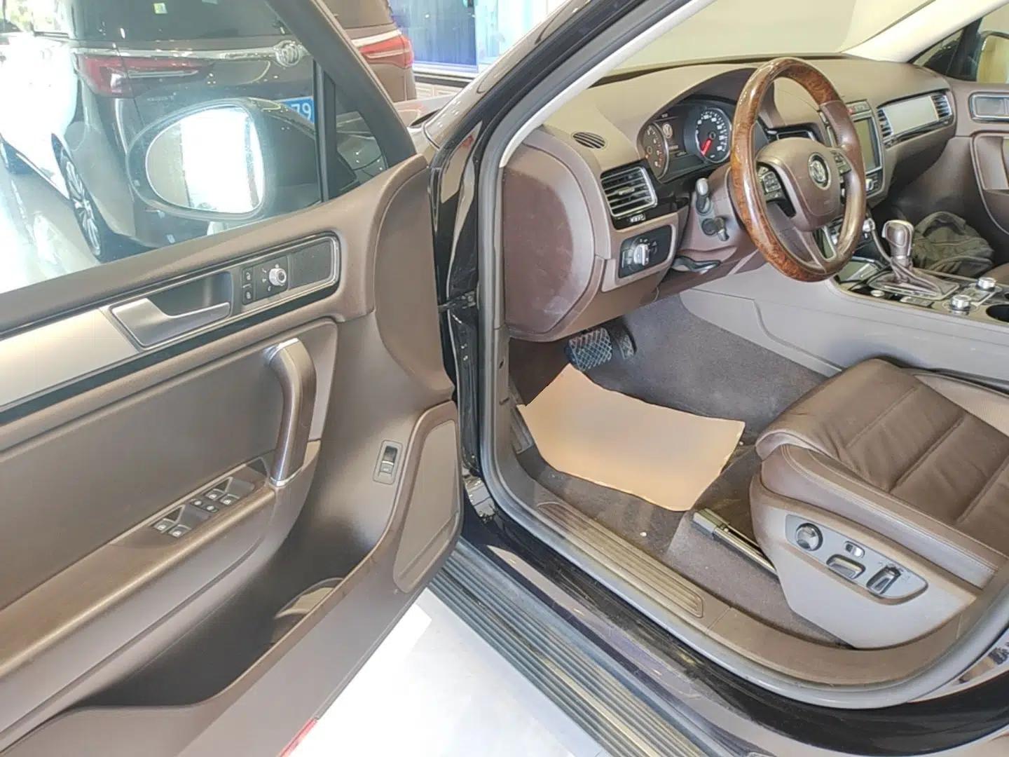 Volkswagen Touareg 2017 3.0 TSI Touareg Edition — миниатюра 18