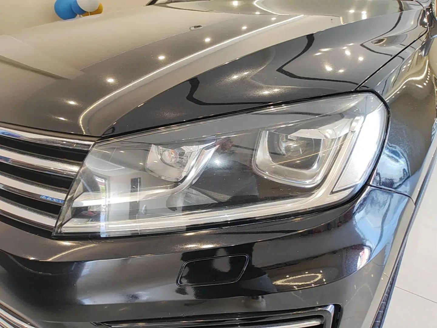 Volkswagen Touareg 2017 3.0 TSI Touareg Edition — миниатюра 8