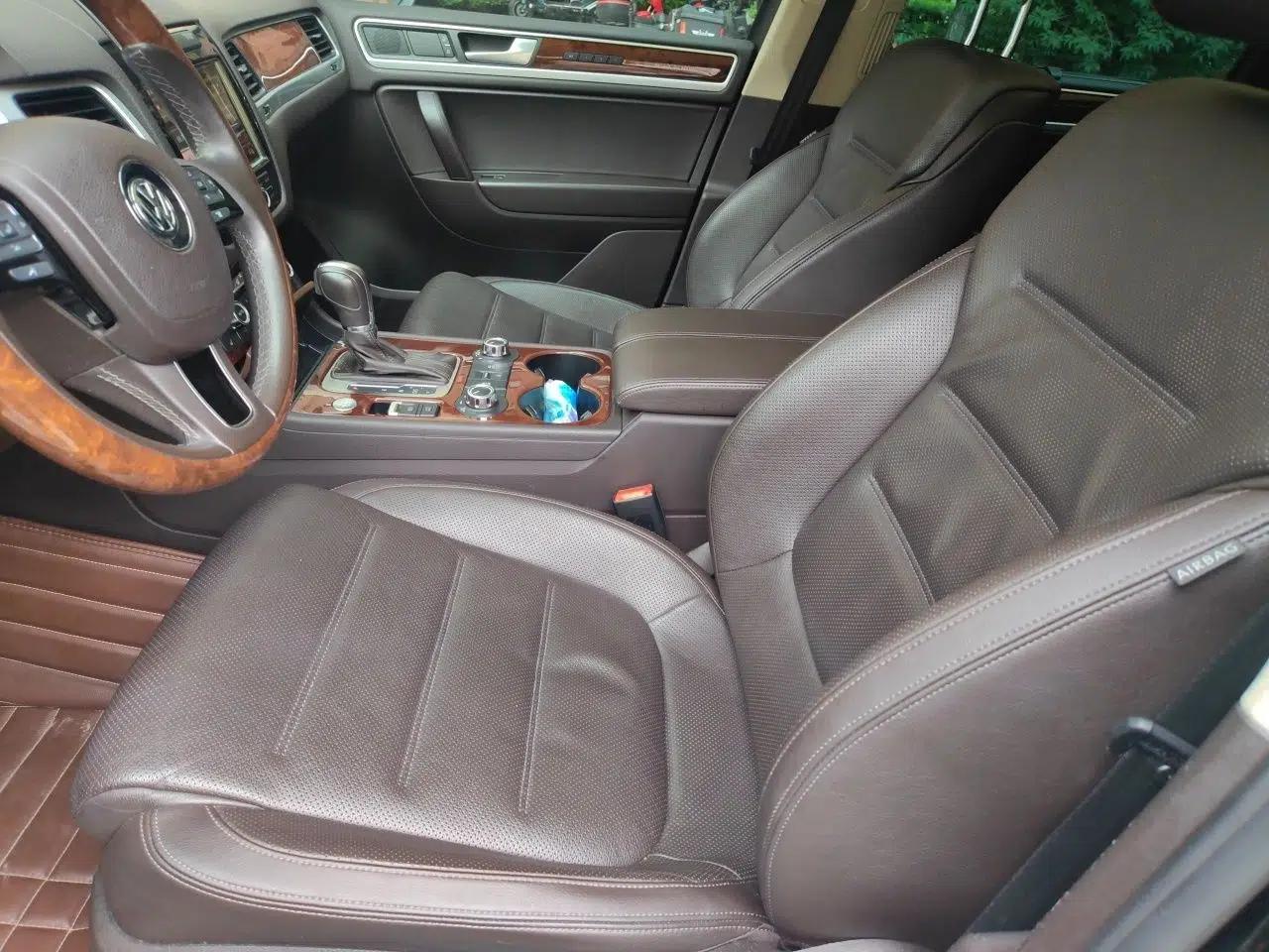 Volkswagen Touareg 2011 3.0 TSI Luxury Edition — миниатюра 15