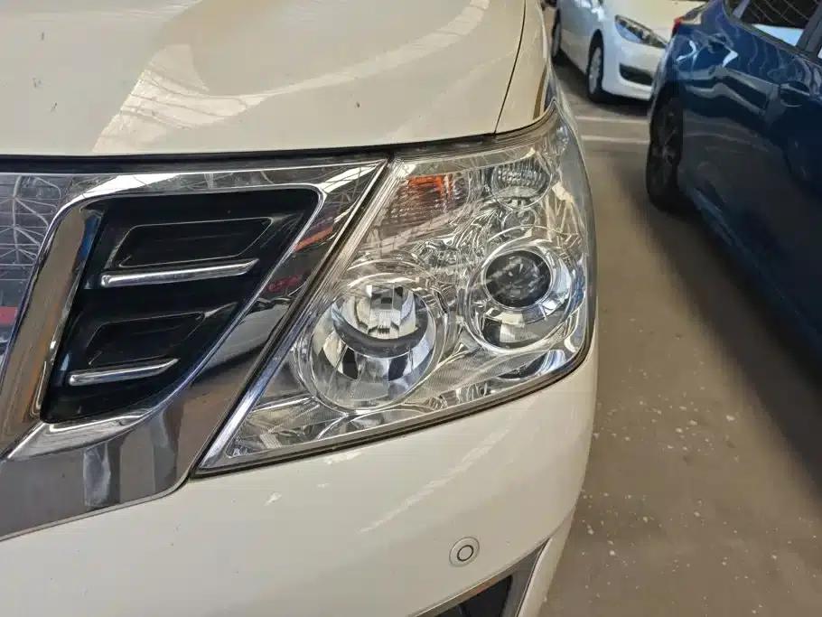 Nissan Patrol 2018 4.0L Leader Edition — миниатюра 5