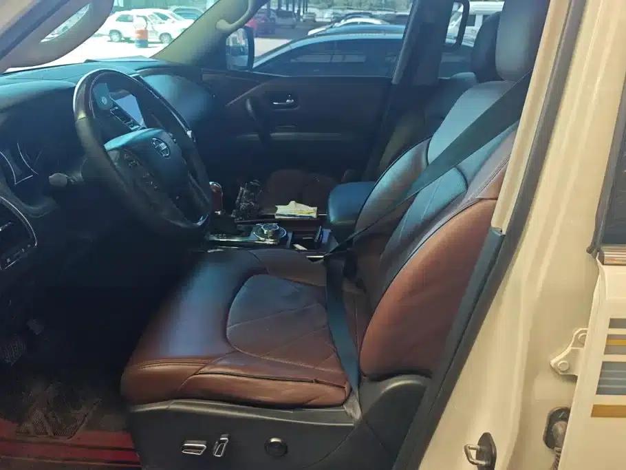 Nissan Patrol 2018 4.0L Leader Edition — миниатюра 9