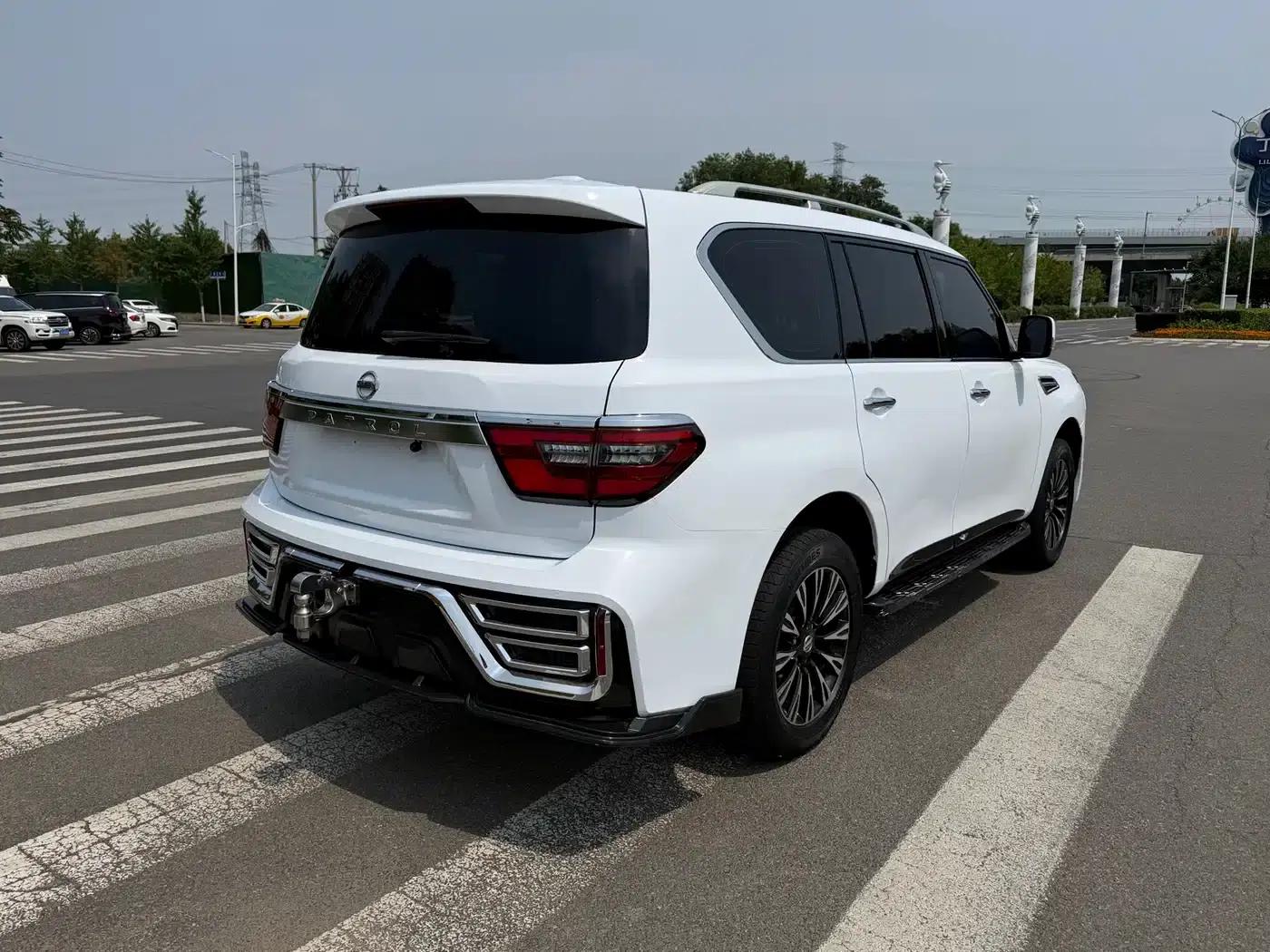 Nissan Patrol 2018 4.0L Flagship Edition — миниатюра 9
