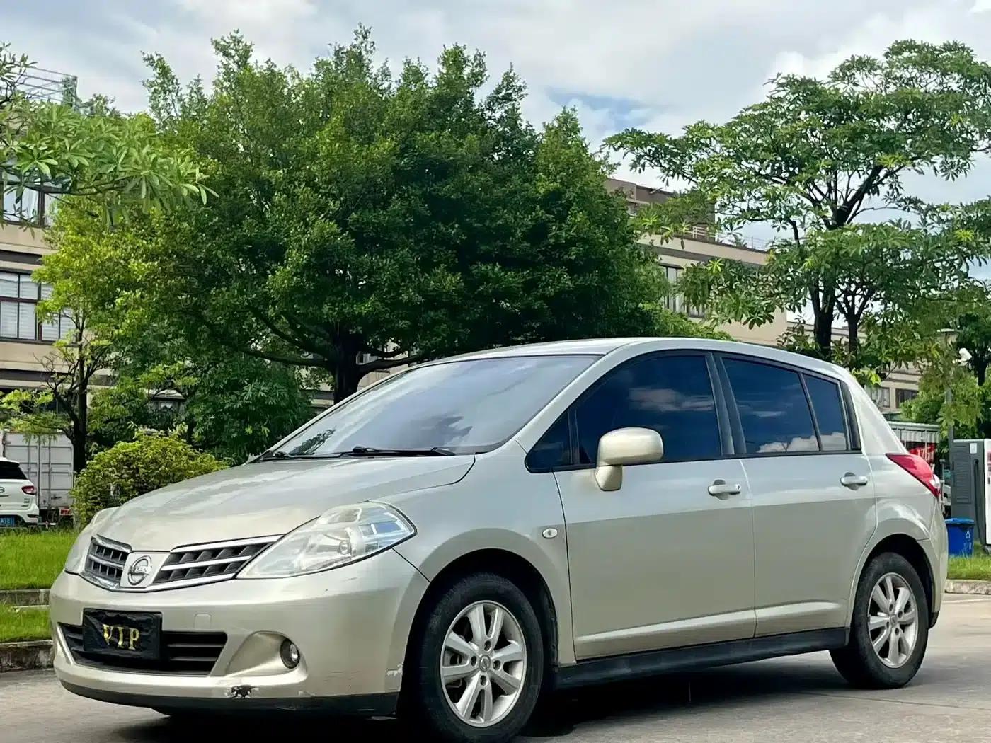 2008 Tiida 1.6L Automatic Fashion Model — миниатюра 1
