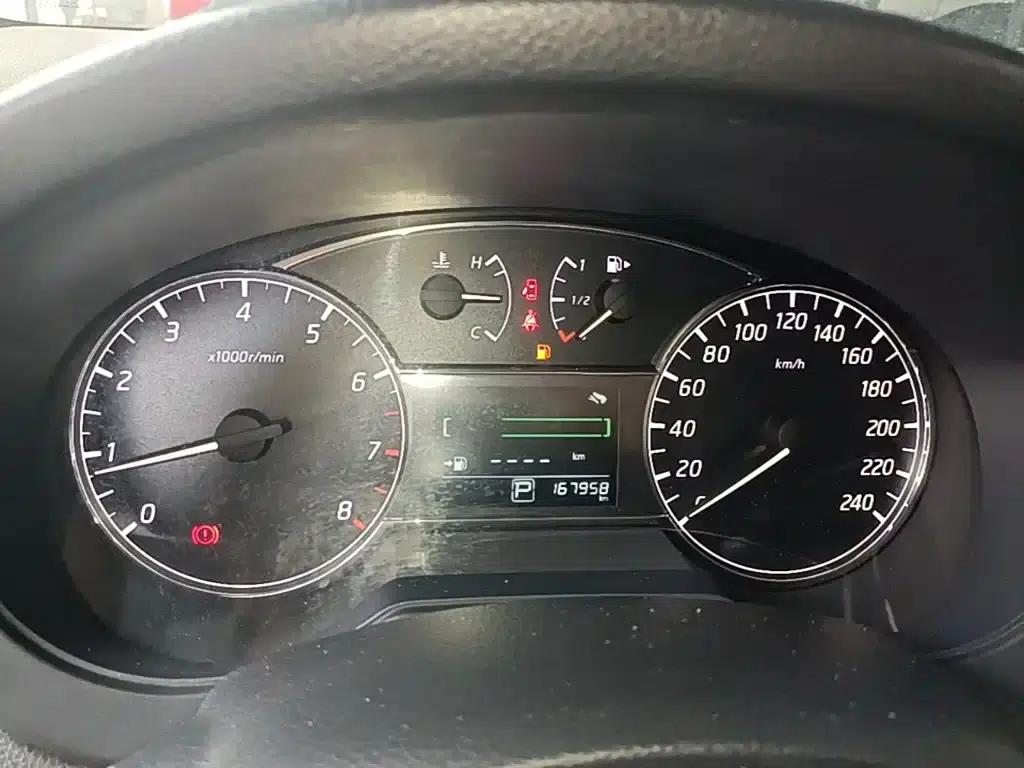 2016 Tiida 1.6L CVT Sport Edition — миниатюра 12