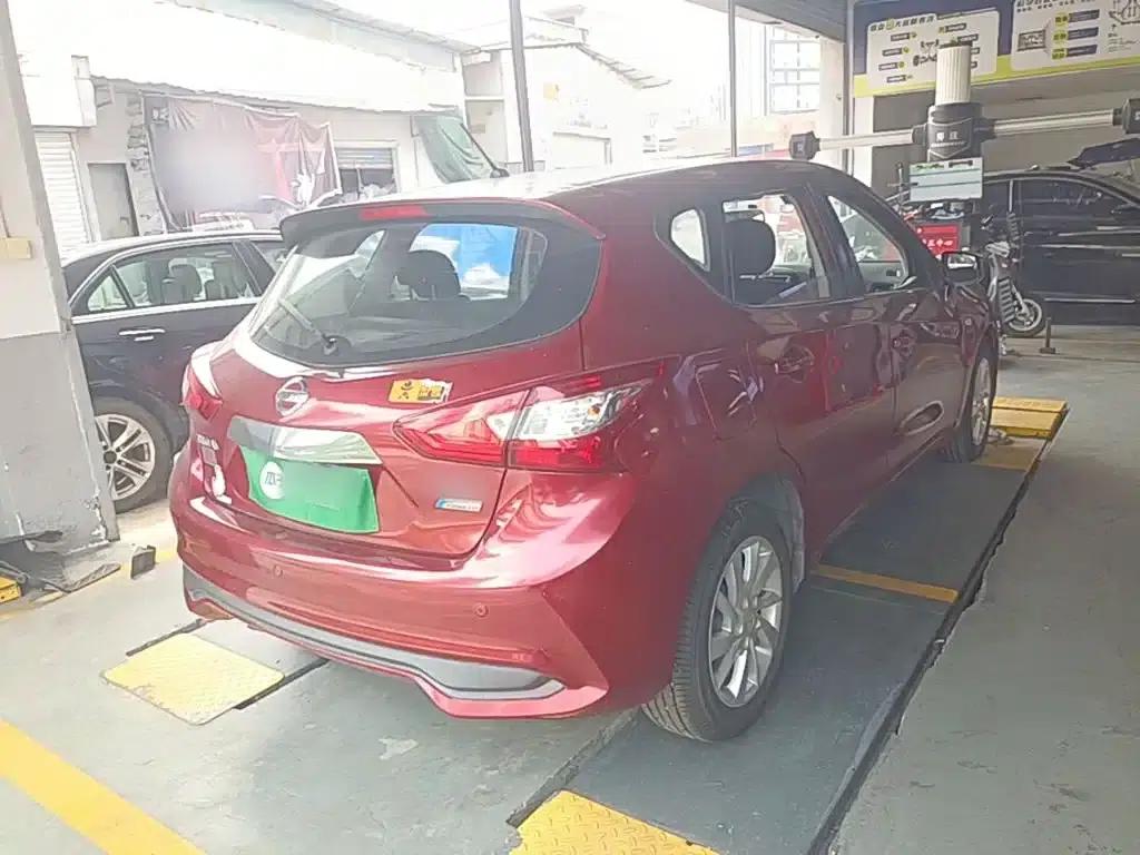 2016 Tiida 1.6L CVT Sport Edition — миниатюра 7