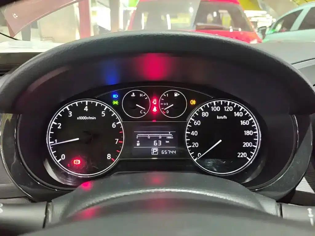 2014 Tiida 1.6L CVT Comfort Model — миниатюра 12