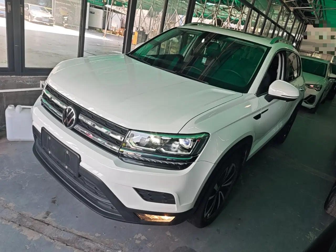 Volkswagen Tharu 2022 280TSI Two-Wheel-Drive Luxury Edition — миниатюра 1