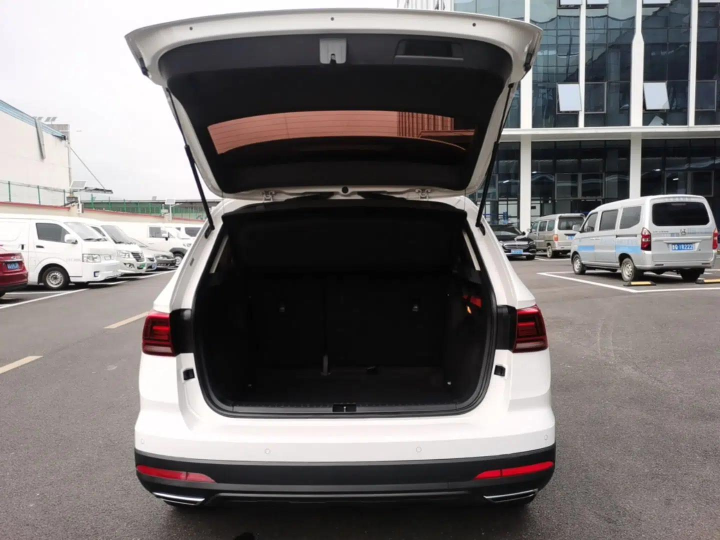Volkswagen Tharu 2022 280TSI Two-Wheel-Drive Luxury Edition — миниатюра 22