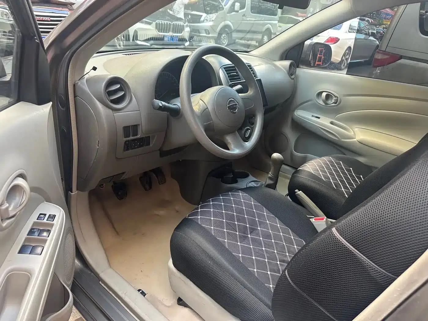 Nissan Sunny 2011 1.5XE Manual Comfort Edition — миниатюра 4