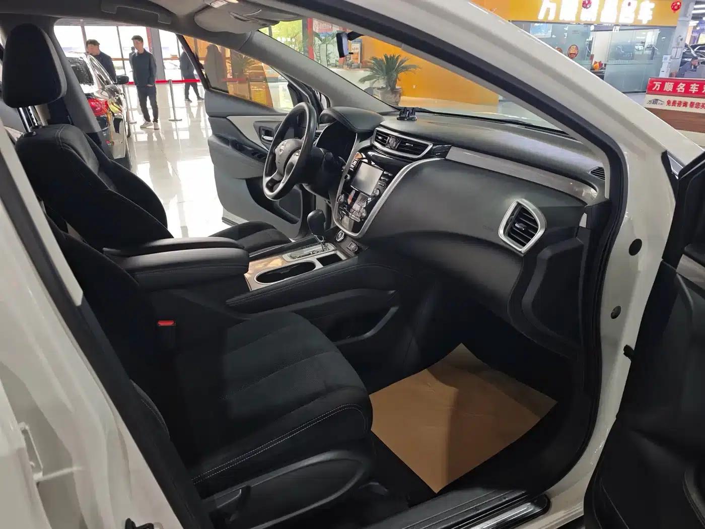 Nissan Murano 2021 2.5L XE 2WD Elite Edition — миниатюра 8