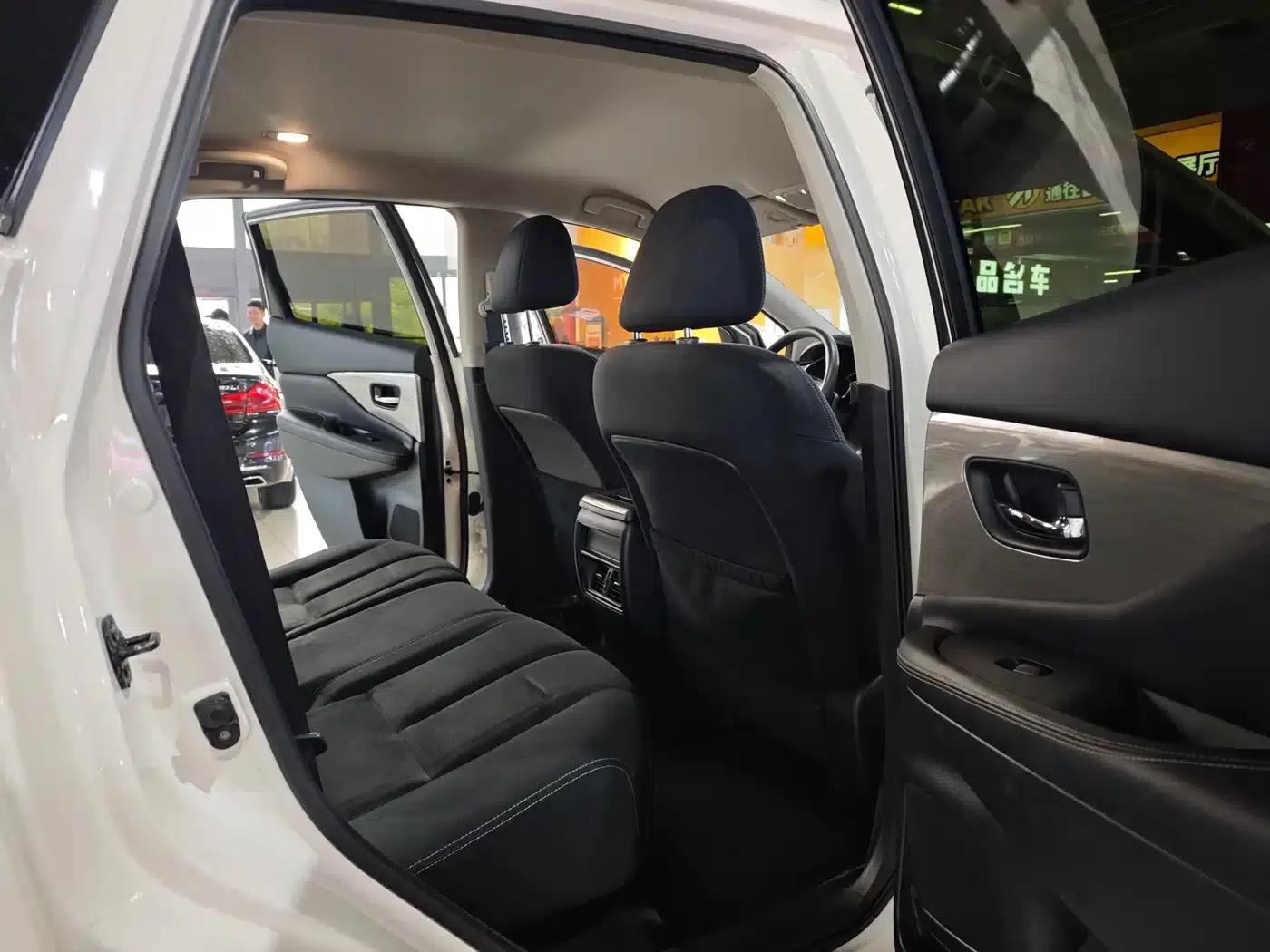 Nissan Murano 2021 2.5L XE 2WD Elite Edition — миниатюра 9