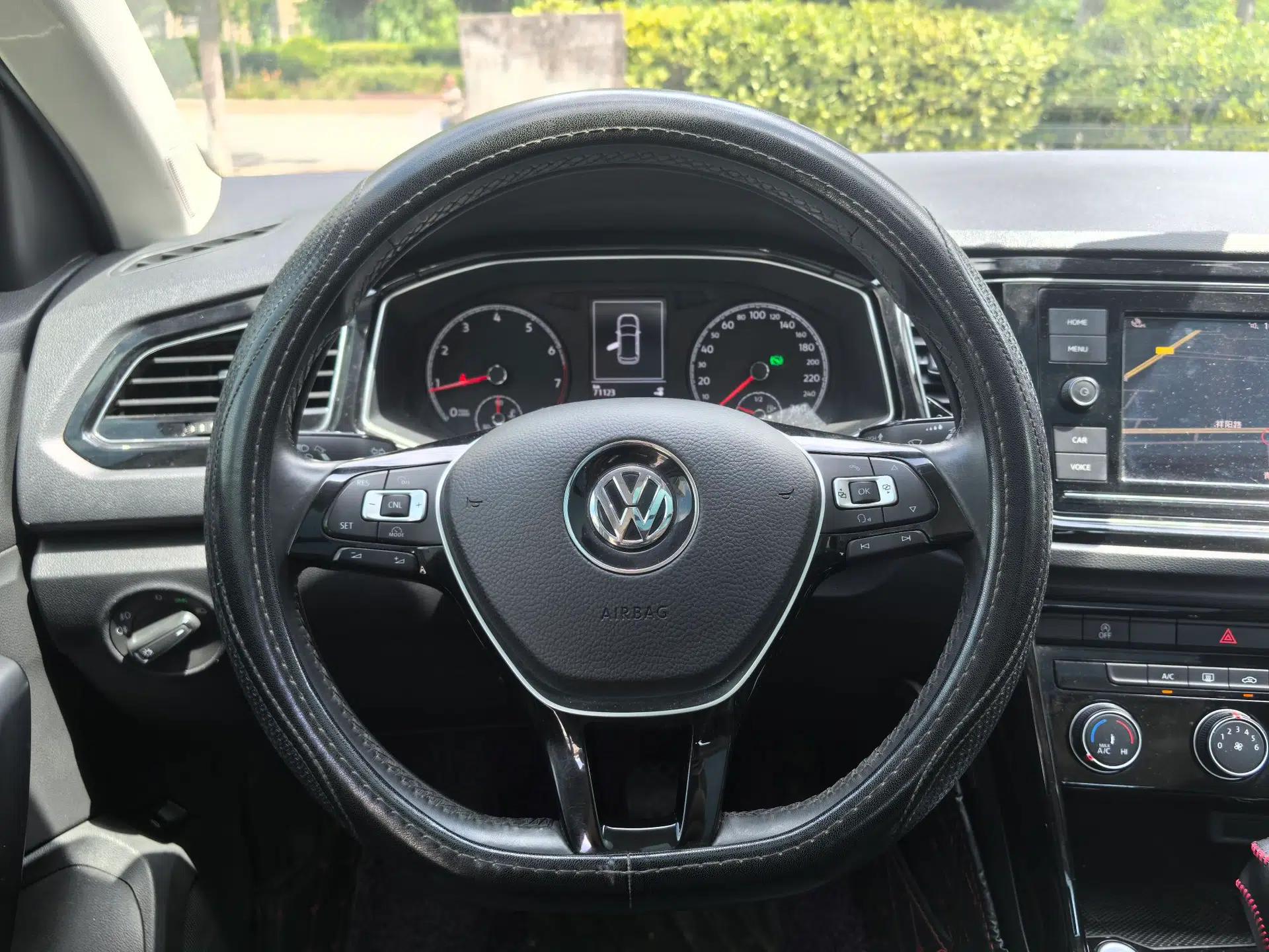 Volkswagen T-ROC 2019 280TSI DSG Two-Wheel Drive Comfort Version China VI Standard — миниатюра 20