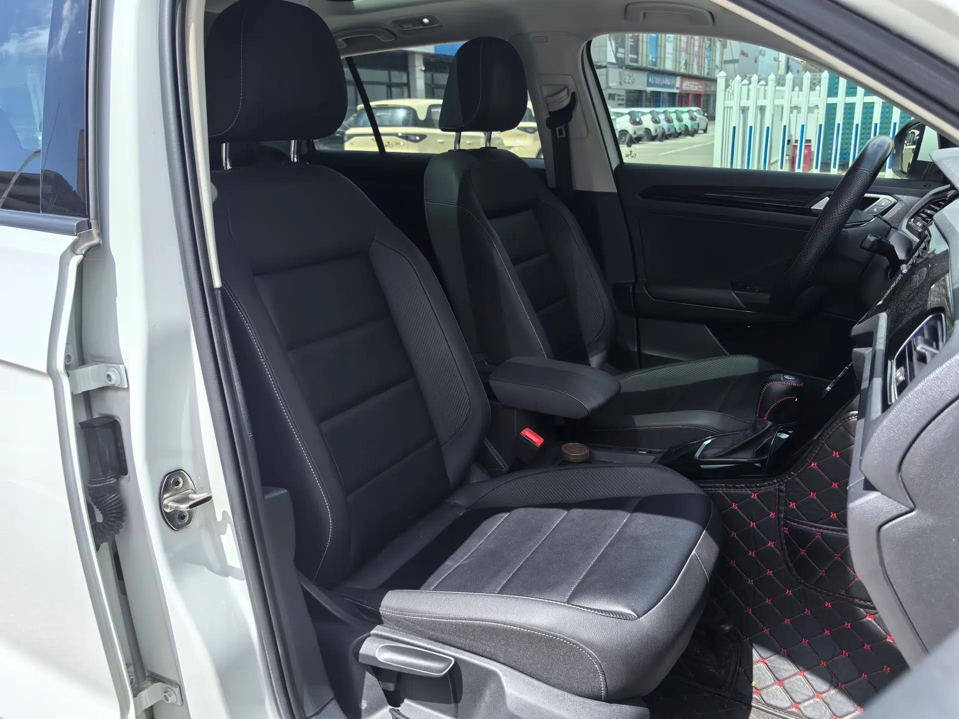 Volkswagen T-ROC 2019 280TSI DSG Two-Wheel Drive Comfort Version China VI Standard — миниатюра 26