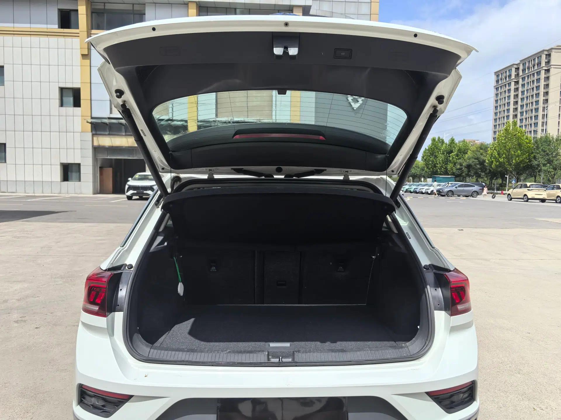 Volkswagen T-ROC 2019 280TSI DSG Two-Wheel Drive Comfort Version China VI Standard — миниатюра 29
