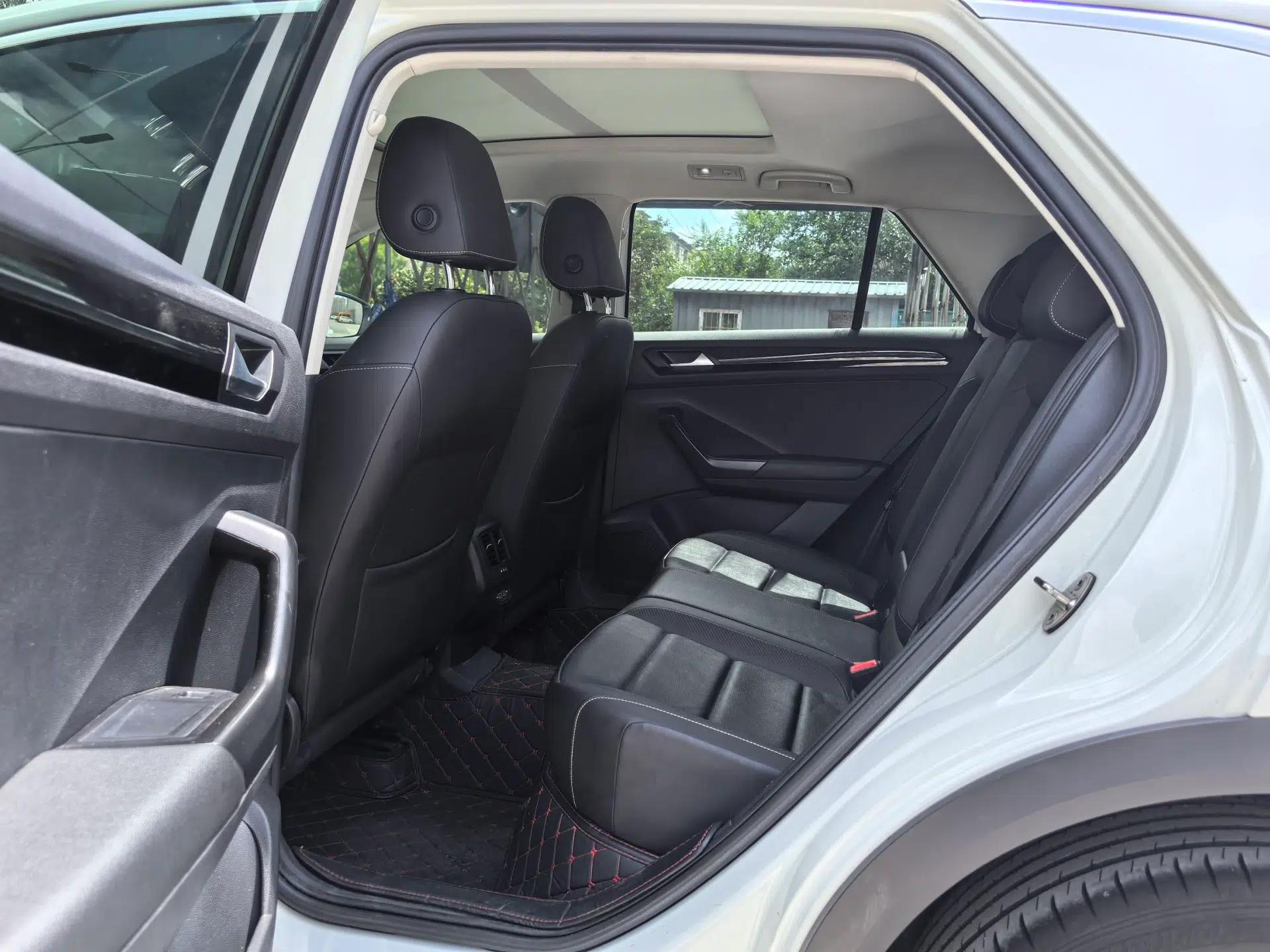 Volkswagen T-ROC 2019 280TSI DSG Two-Wheel Drive Comfort Version China VI Standard — миниатюра 31
