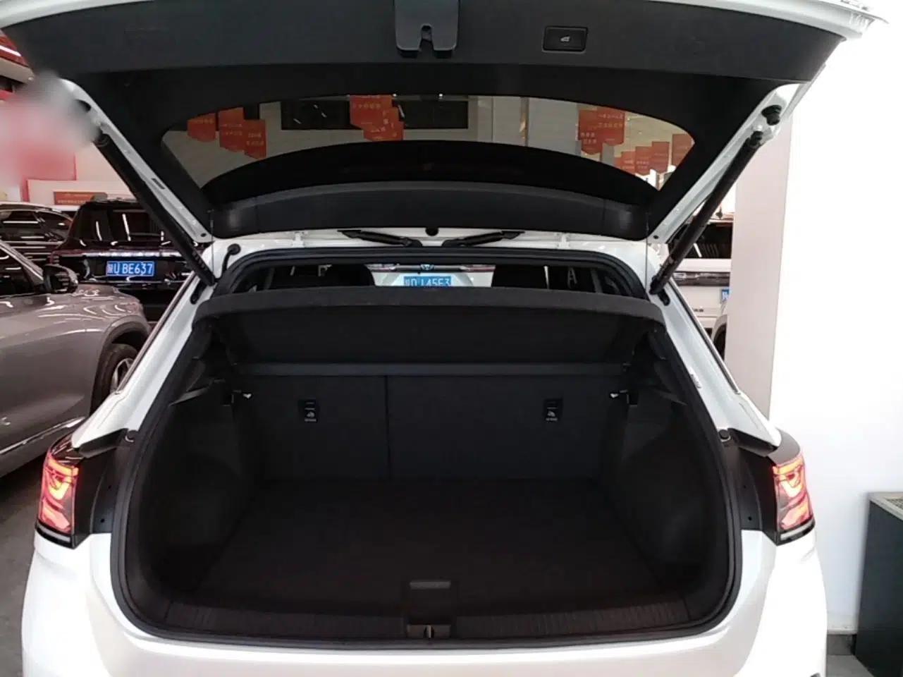Volkswagen T-ROC 2024 300TSI DSG Two-Wheel-Drive Chen Guang Edition — миниатюра 27