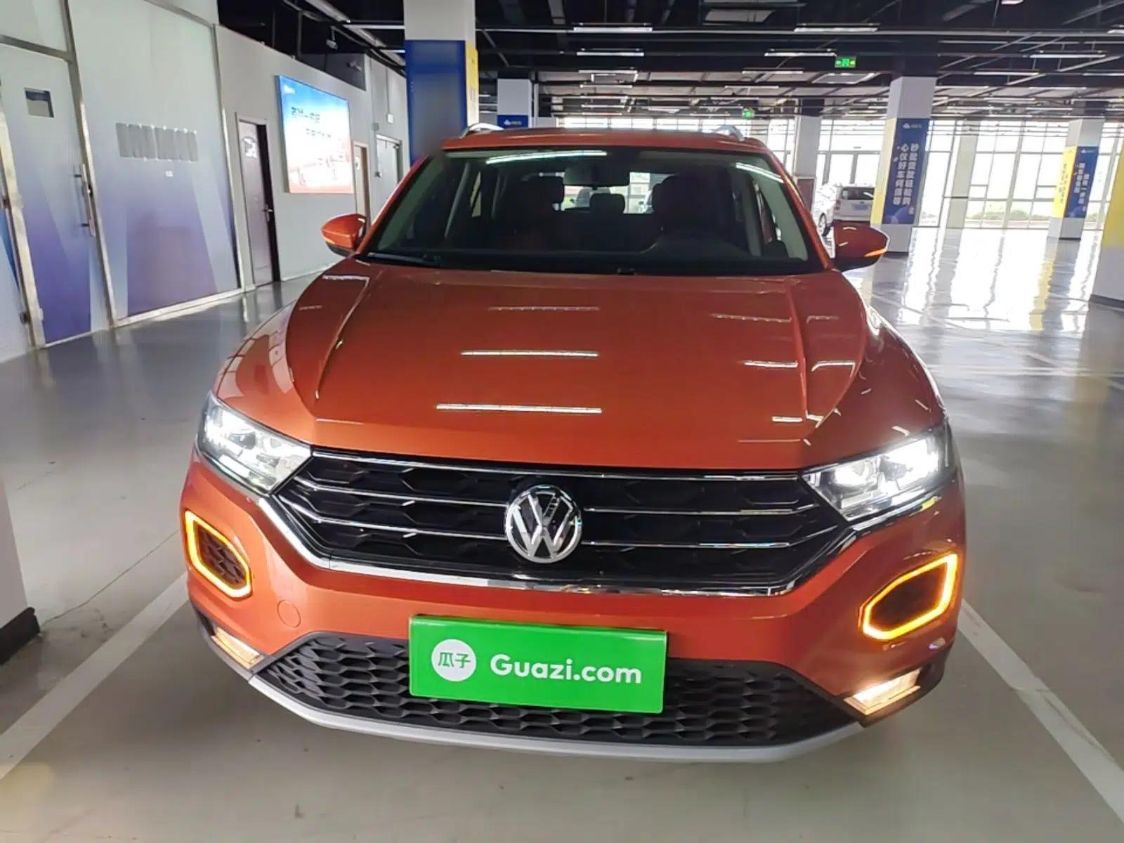 Volkswagen T-ROC 2018 230TSI DSG Two-Wheel Drive Advanced Version China V Standard — миниатюра 2