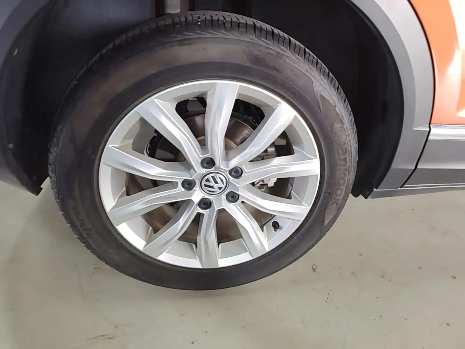 Volkswagen T-ROC 2018 230TSI DSG Two-Wheel Drive Advanced Version China V Standard — миниатюра 11
