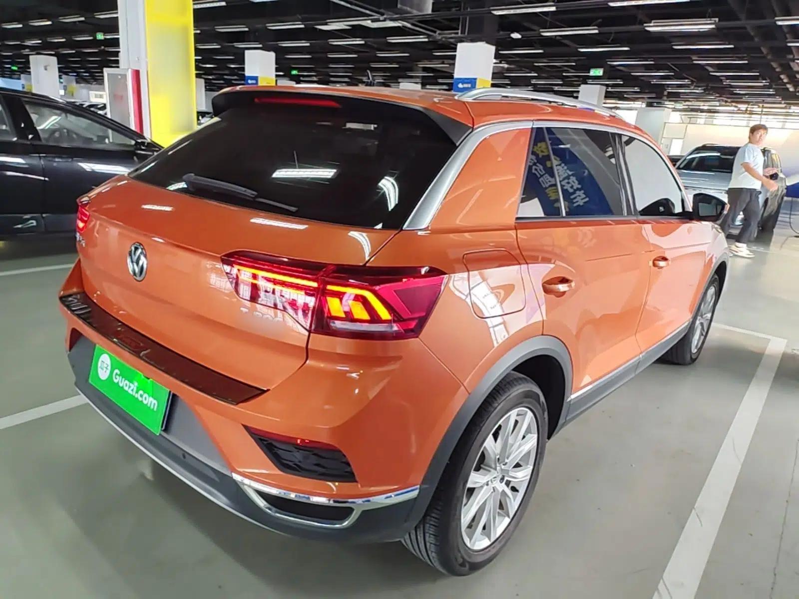 Volkswagen T-ROC 2018 230TSI DSG Two-Wheel Drive Advanced Version China V Standard — миниатюра 6