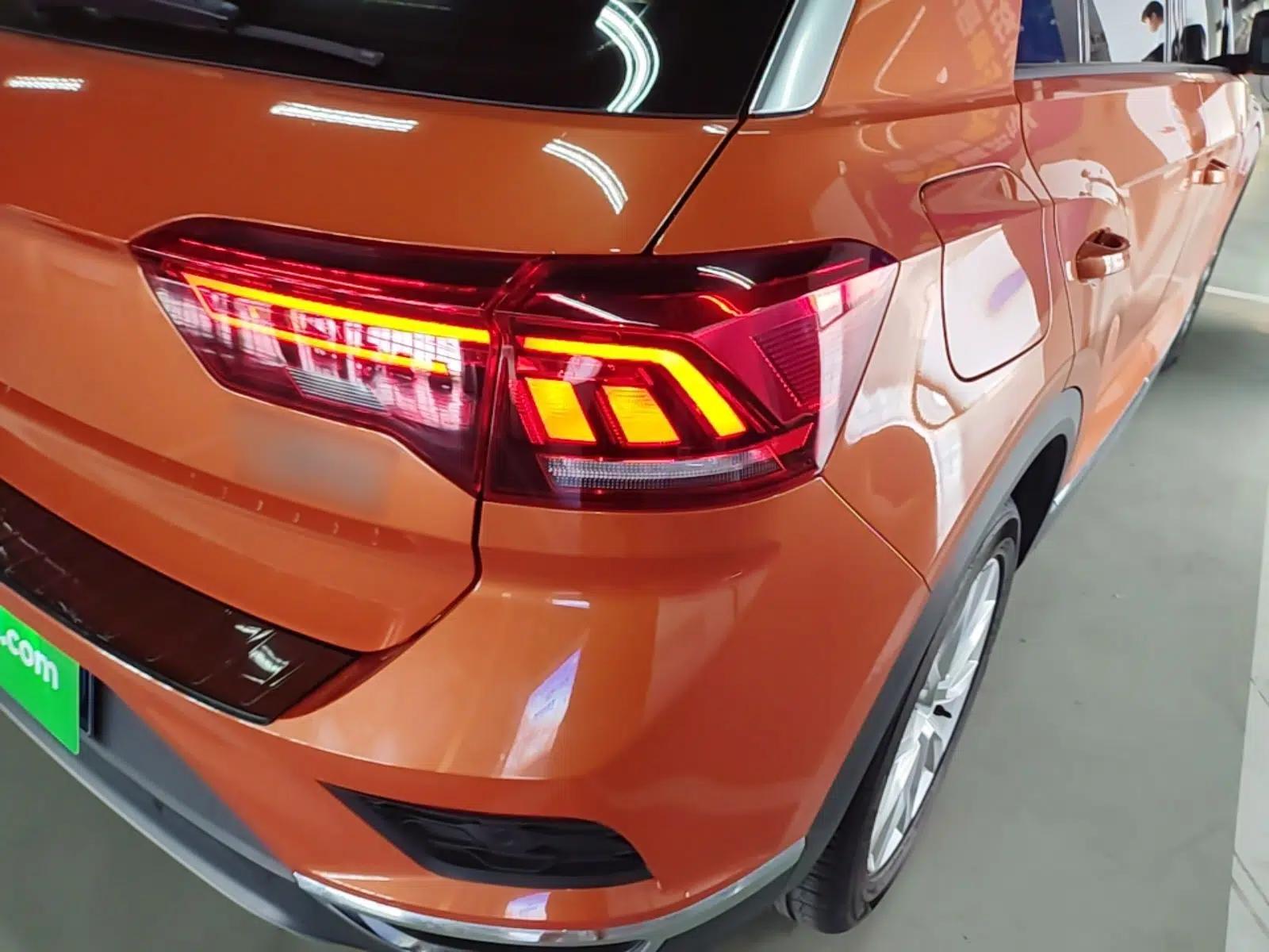 Volkswagen T-ROC 2018 230TSI DSG Two-Wheel Drive Advanced Version China V Standard — миниатюра 9